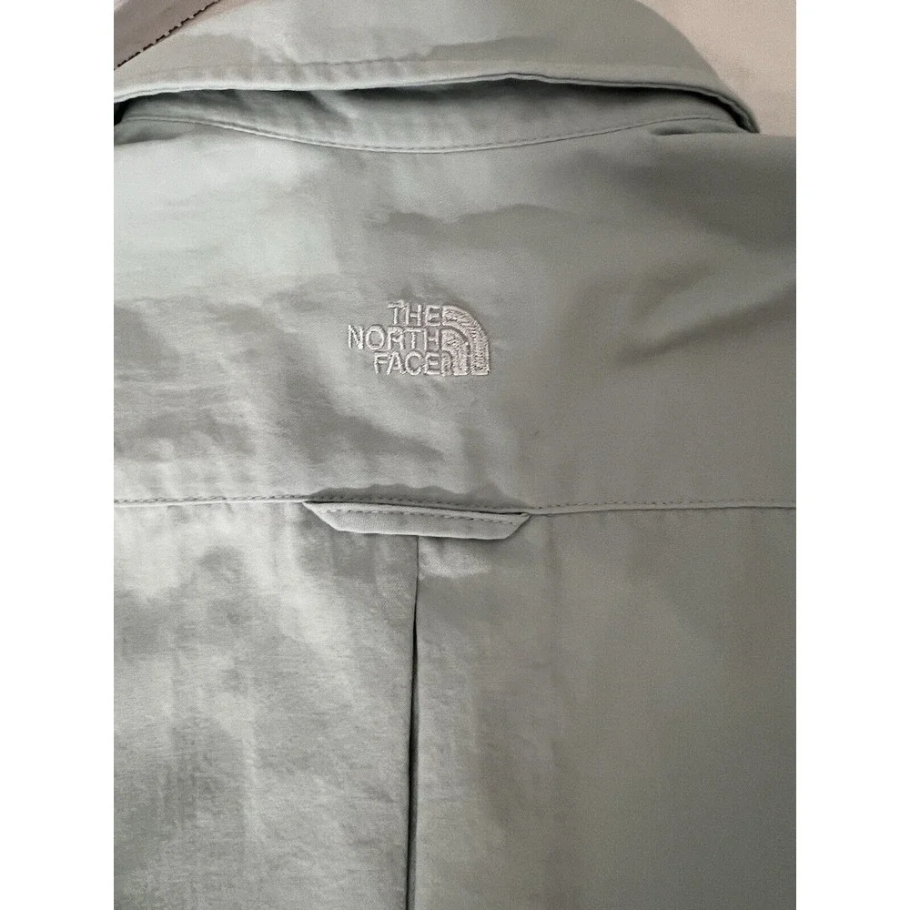 The North Face Men's Long Sleeve Button Up Shirt RN# 61661 CA#30516-Sz Small‎